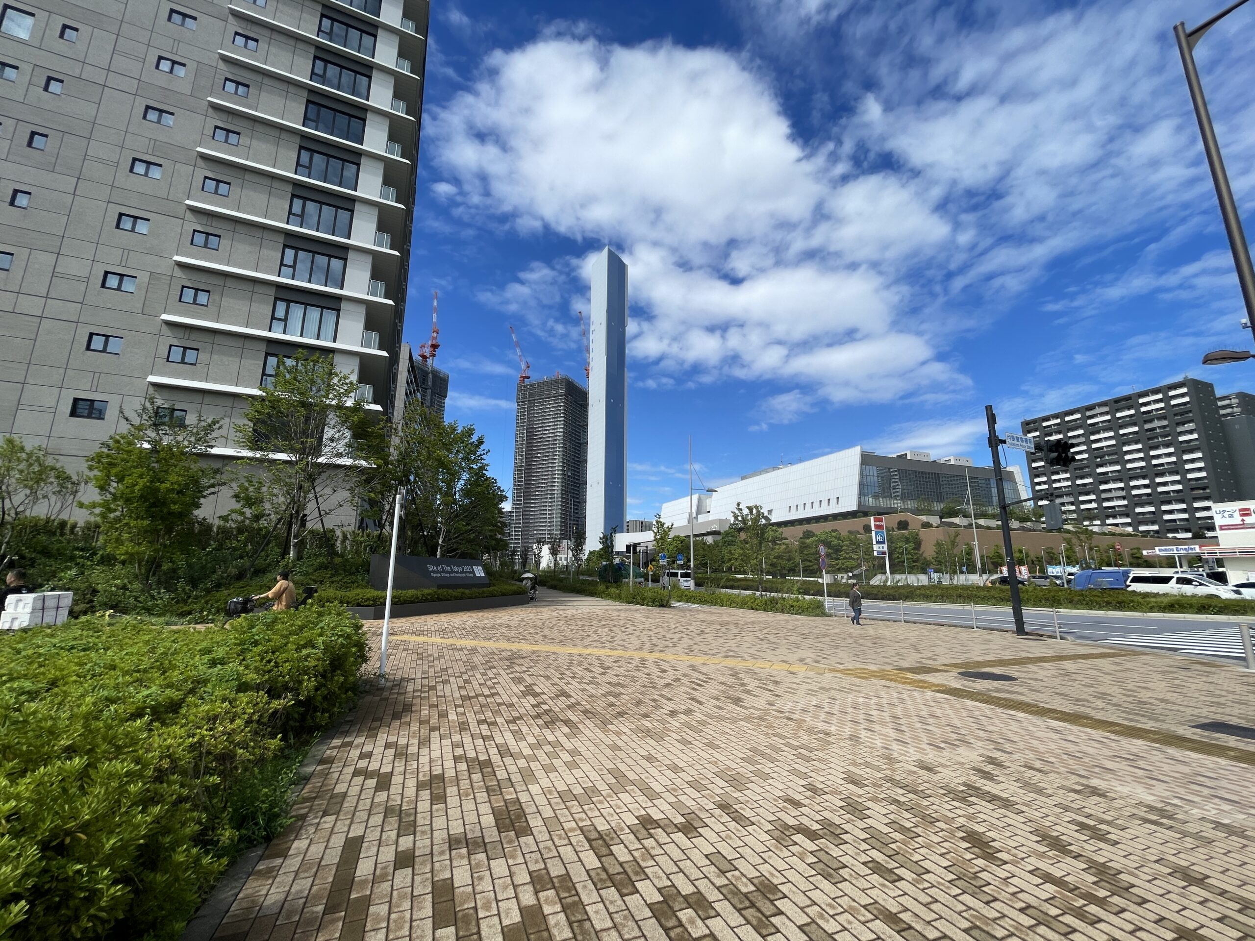 晴海フラッグ PORT VILLAGE側の歩道①（はるみライフプラス）