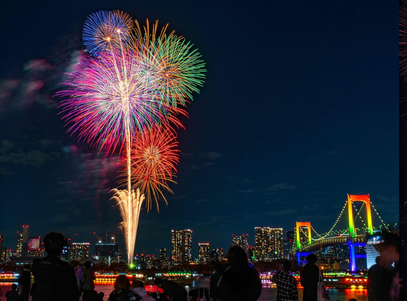 晴海フラッグ 「お台場レインボー花火」の花火①（はるみライフ＋）