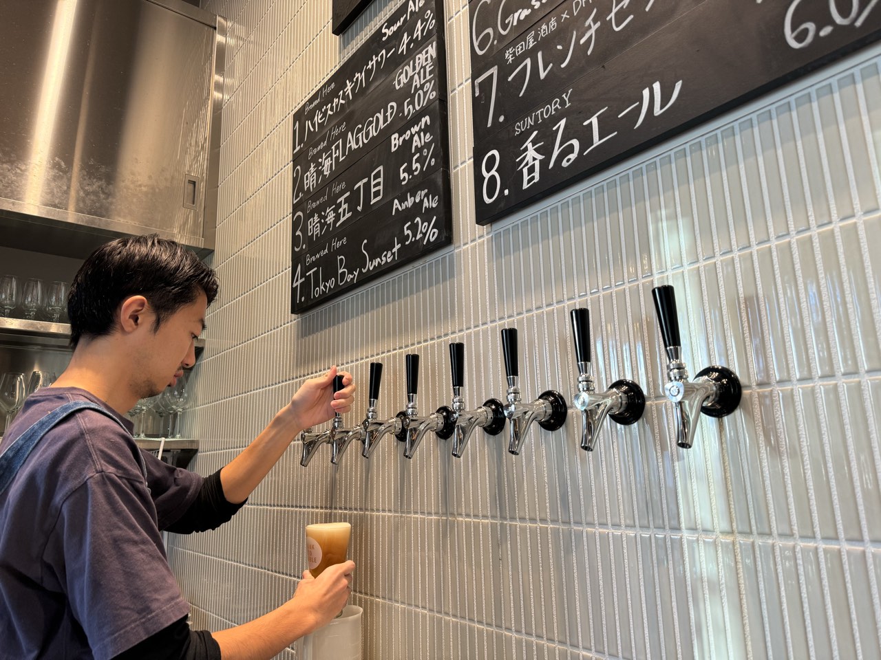 晴海フラッグ「柴田屋酒店晴海」の8種類のビール味が楽しめるタップ（はるみライフプラス）