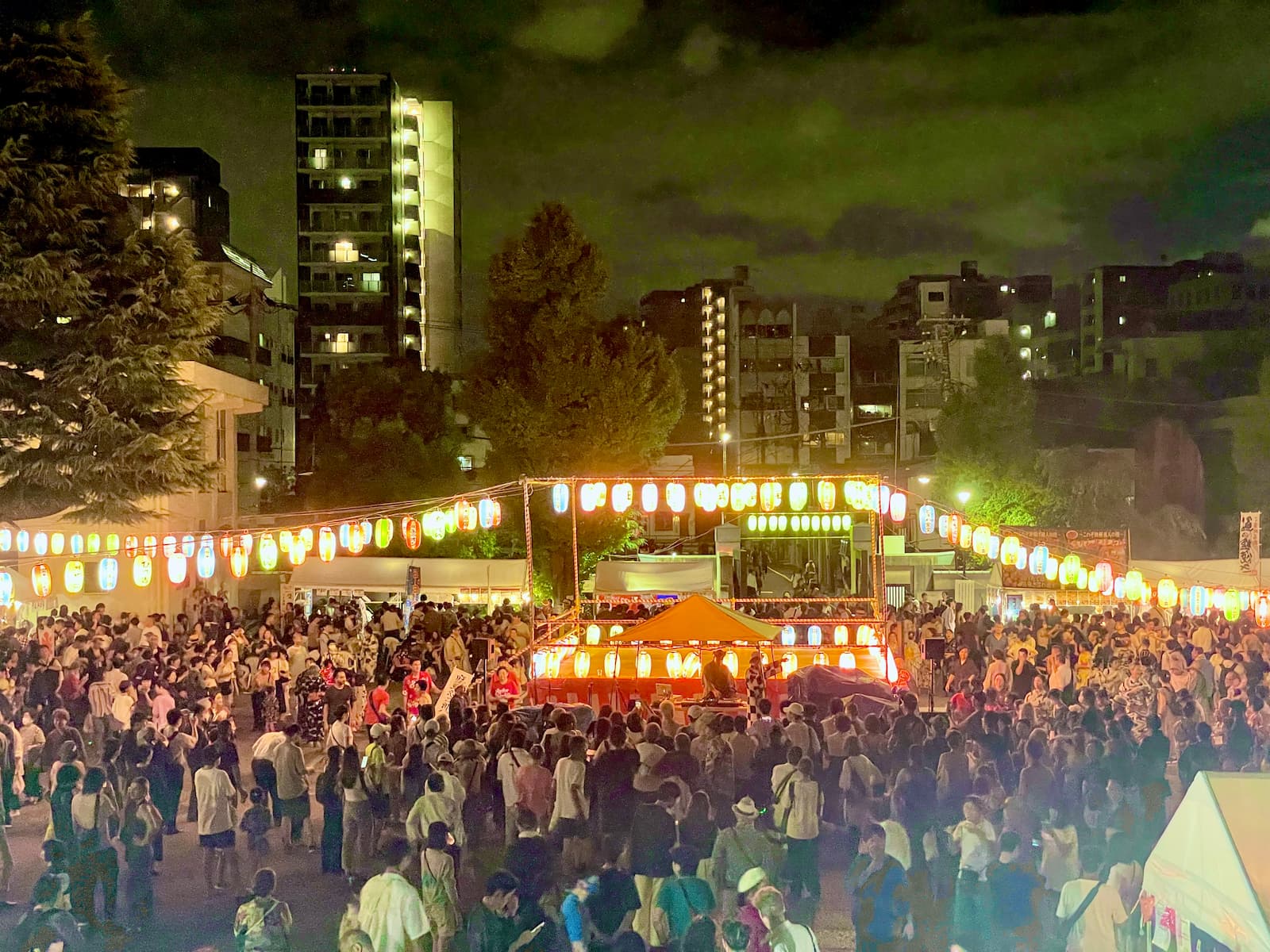 晴海フラッグ 浅草本願寺の盆踊り大会の様子③（はるみライフ＋）