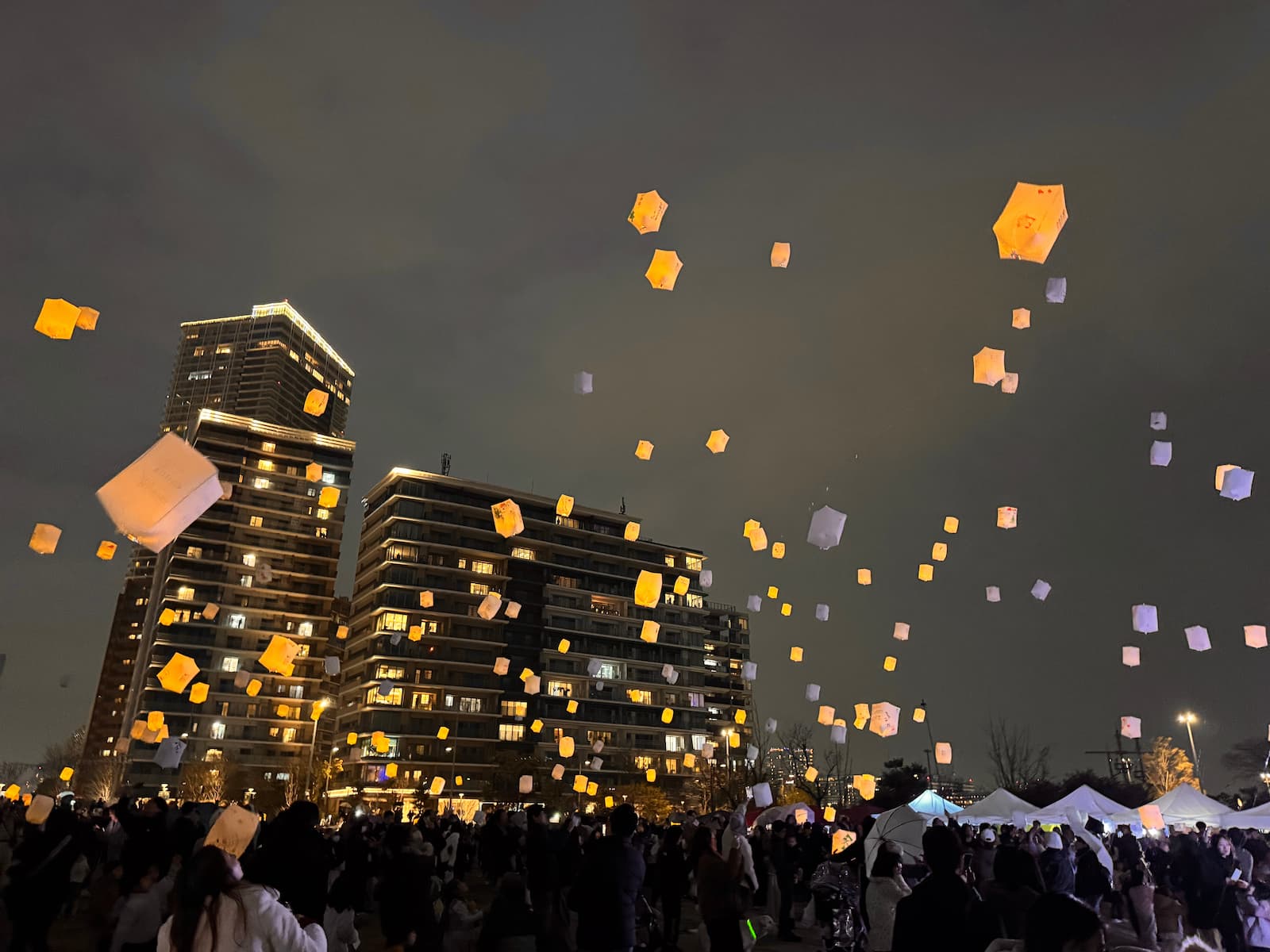 晴海フラッグ CHRISTMAS WISH FES 2025 スカイランタン①（（はるみライフ＋）