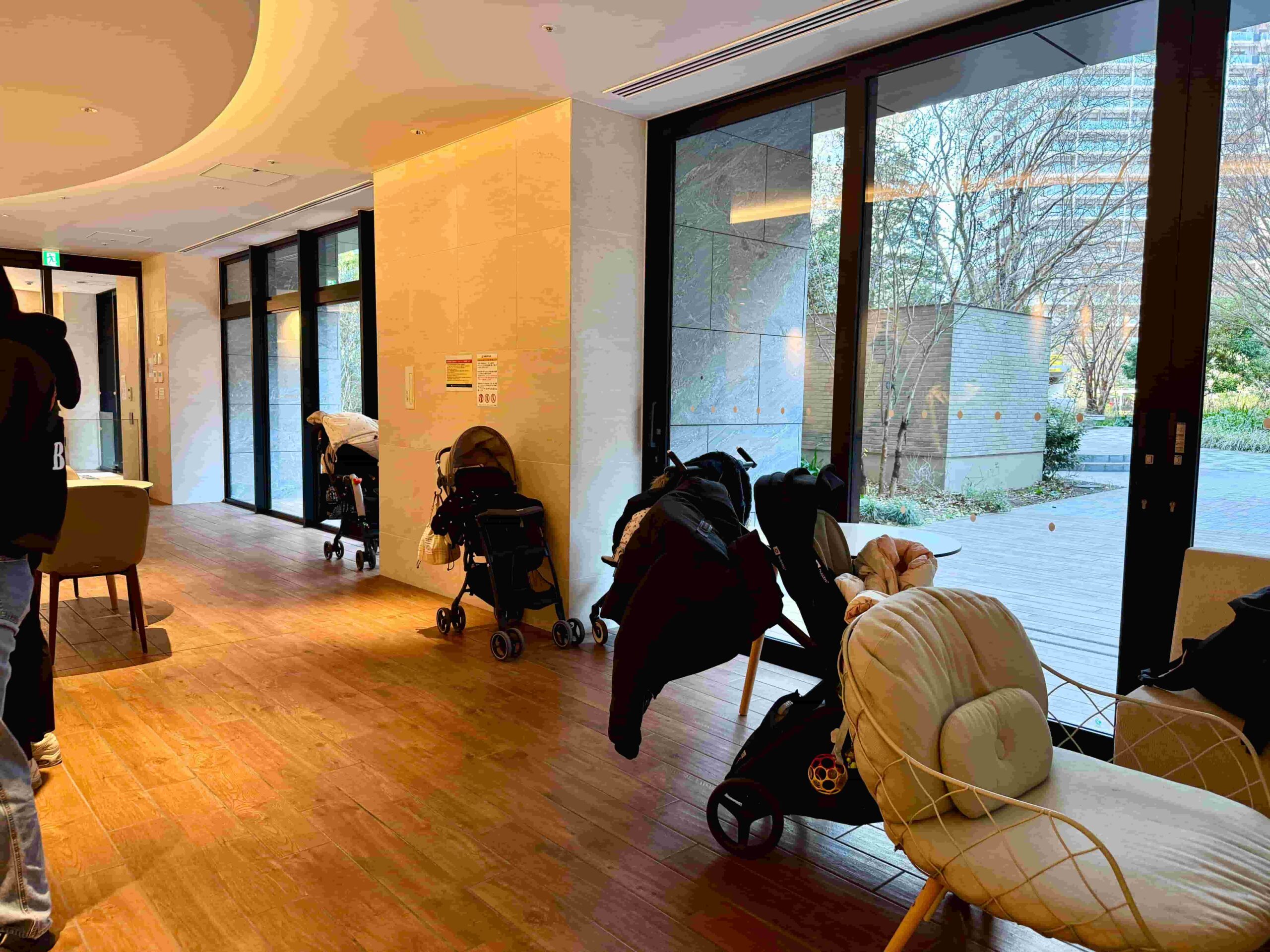 晴海フラッグ ベビーカー置き場 SUN VILLAGE C棟のKODOMO PLAZA（はるみライフプラス）