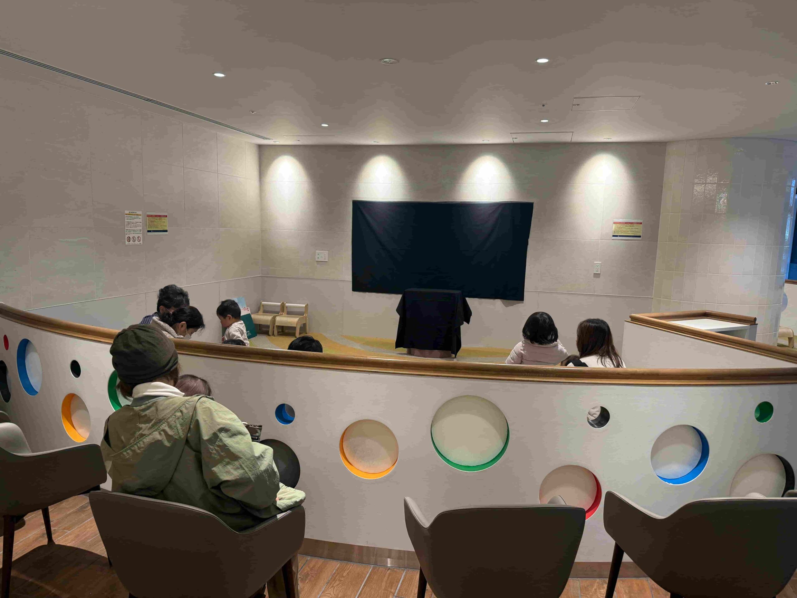 晴海フラッグ 冬のおはなし会 SUN VILLAGE C棟のKODOMO PLAZA（はるみライフプラス）