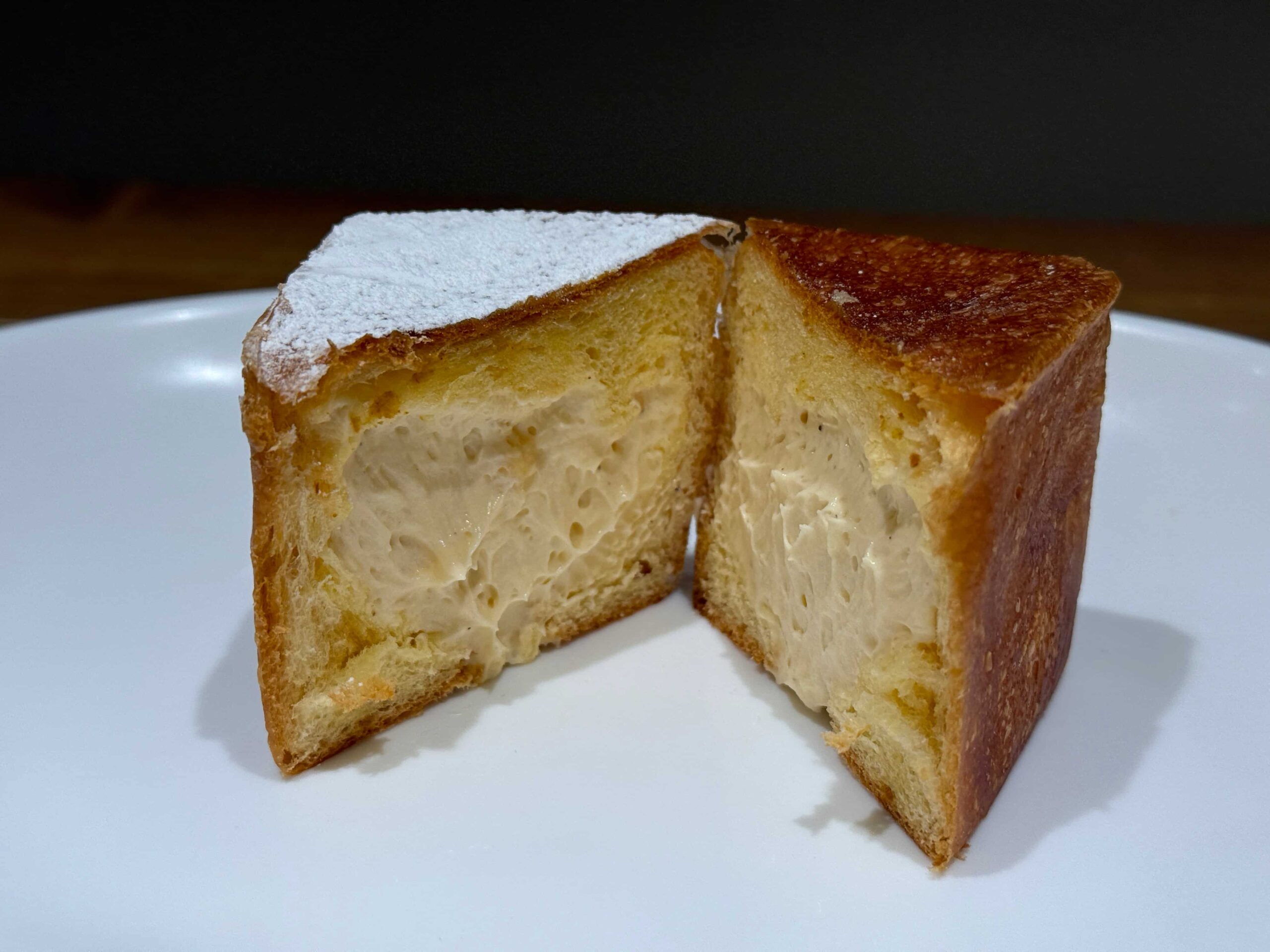 晴海フラッグ 「PROMENADE」のクリームパン（はるみライフプラス）