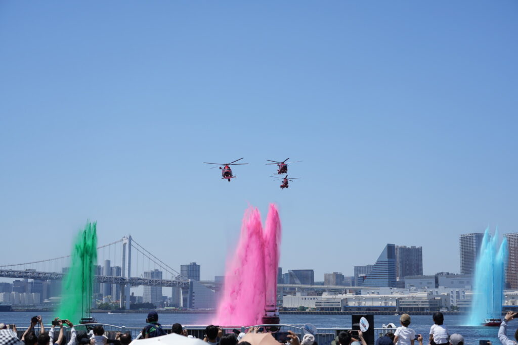  晴海ふ頭公園で「水の消防ページェント」が開催！消防艇とヘリの大迫力演技を見てきました（はるみライフ＋）4