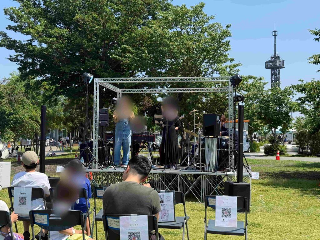 イベントステージではジャズライブも 私が訪れたタイミングでは、イベントステージでセッションバンドによるジャズライブが行われていました。