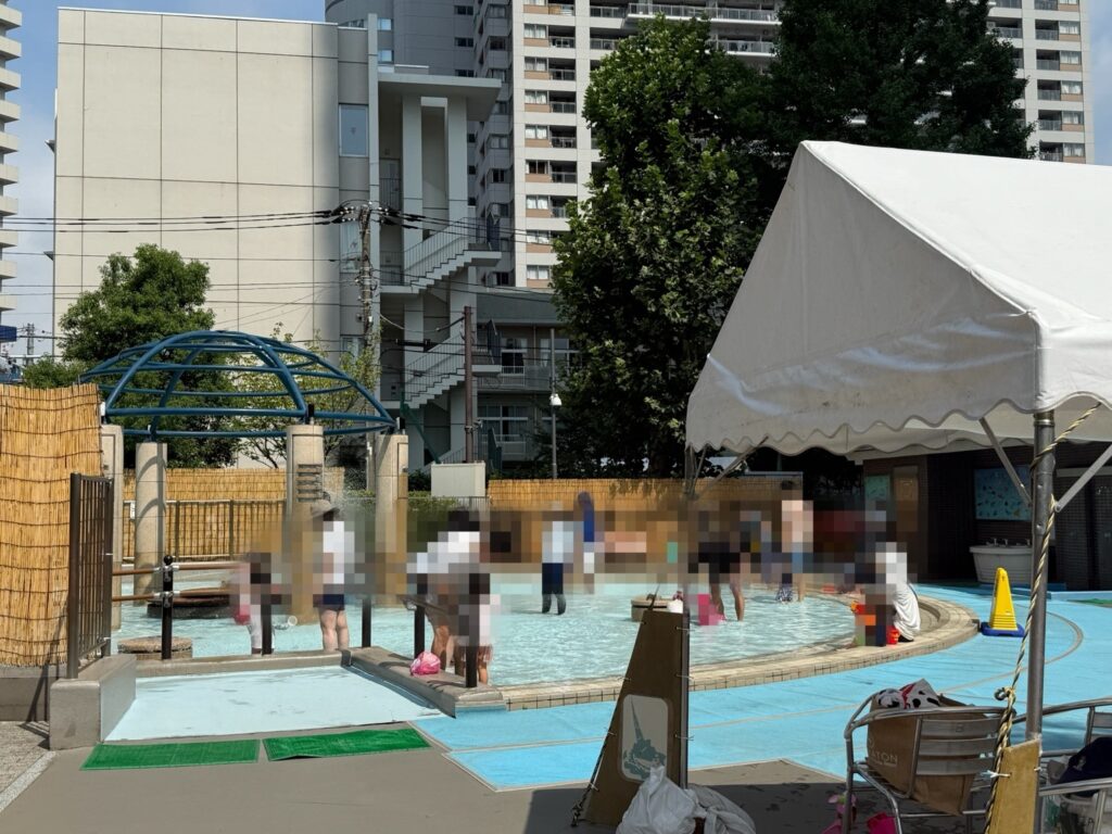 月島第二児童公園じゃぶじゃぶ池（はるみライフ＋）