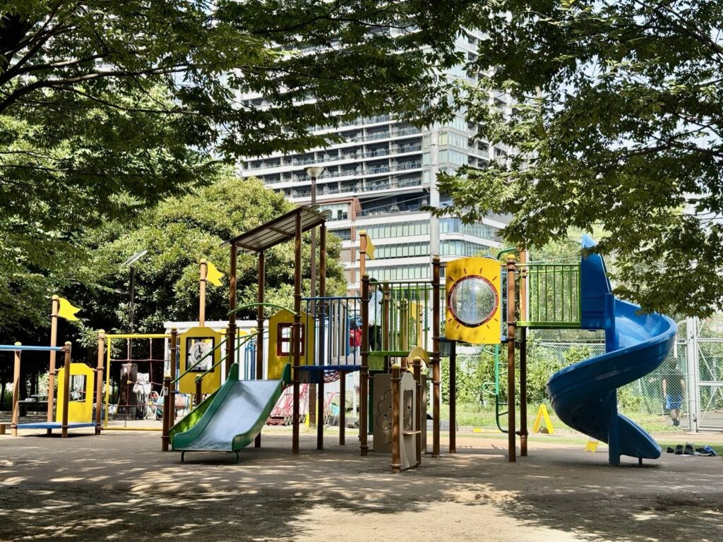 黎明橋公園遊具1（はるみライフ＋）