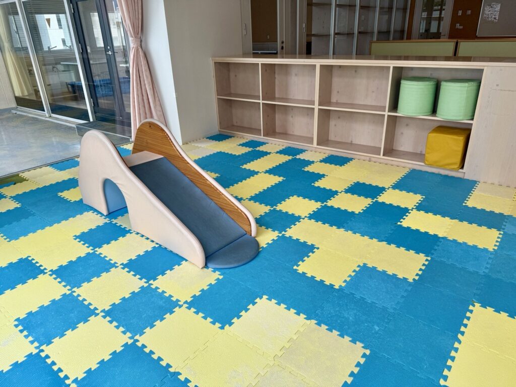 外遊びが難しい日にも｜「はるみらい」の子ども向け遊び場をご紹介（はるみライフプラス）キッズスペース