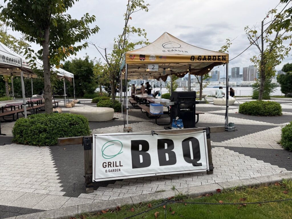東京湾岸の景色を楽しみながらアメリカンBBQ！晴海ふ頭公園「O.GARDEN GRILL」BBQ会場1（はるみライフプラス）